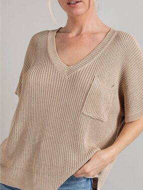 LA MIEL Beige V‑Neck Short Sleeve Waffle Knit Sweater